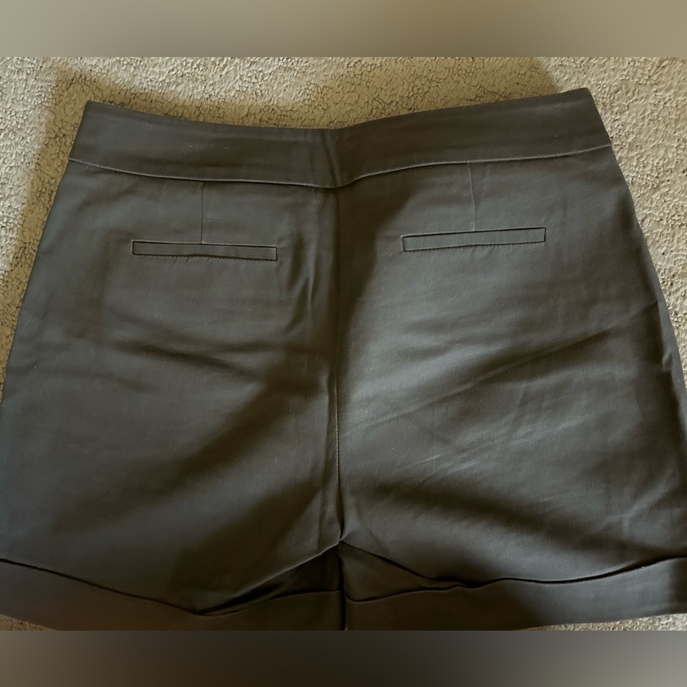 3 pairs of cuffed shorts - Picture 6 of 7